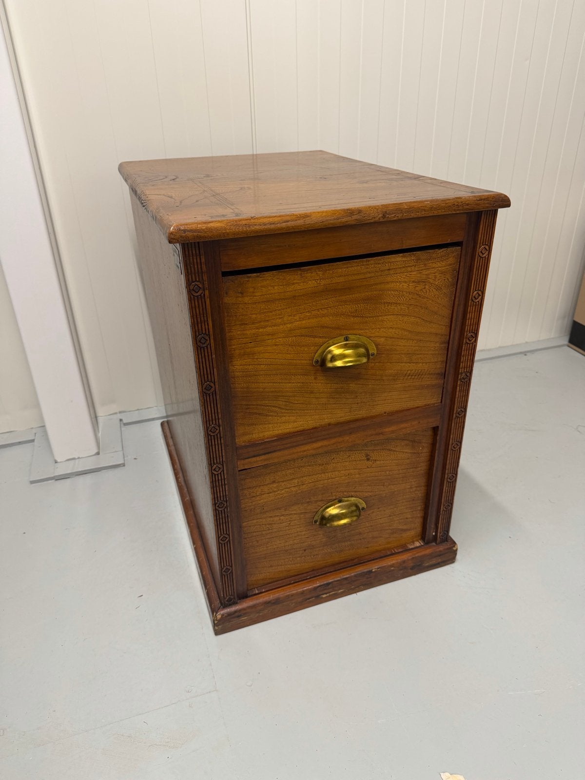 Antieke houten ladekast R.A. Lister & C Landen, Ophalen
