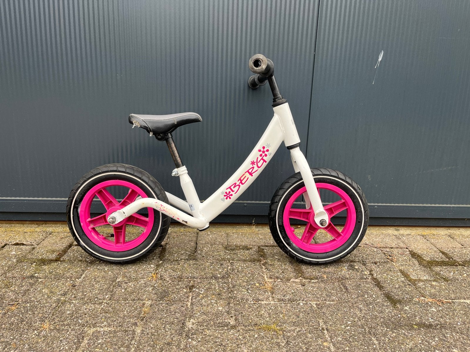 BERG Loopfiets Wit/Roze - Perfect voor Jonge Avonturiers, Ophalen, Gebruikt, Loopfiets