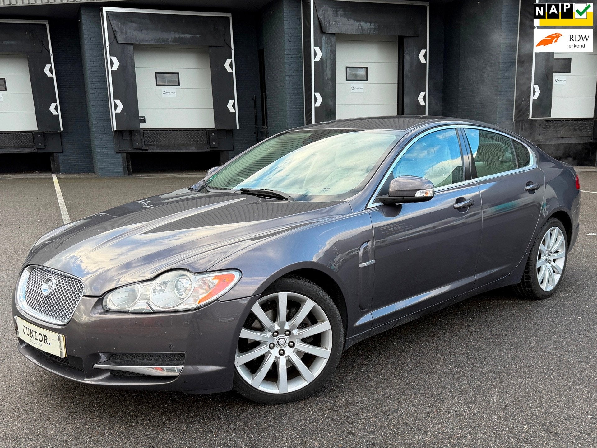 Jaguar XF 4.2 V8 Premium Luxury BOWERS-WILKENS/LEDER/STUUR/S, Automaat, Achterwielaandrijving, Gebruikt, 1850 kg