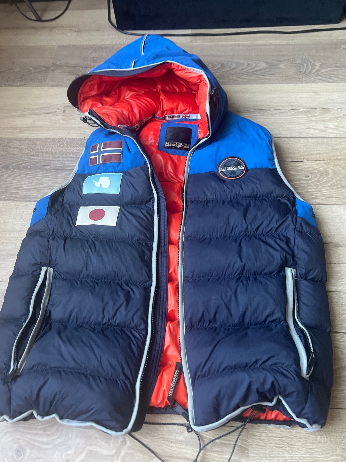 Napapijri Bodywarmer - Blauw/Oranje met capuchon, Ophalen of Verzenden, Gedragen, Maat 38/40 (M), Blauw
