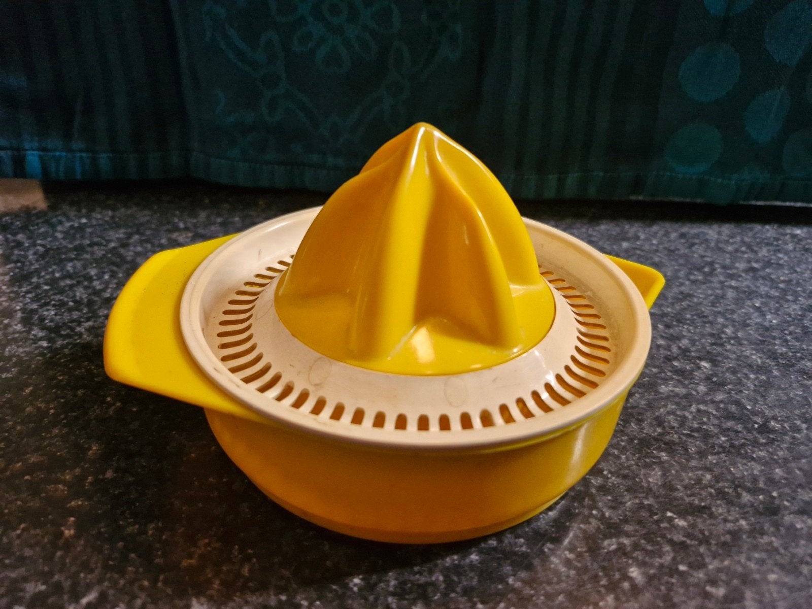 retro vintage citruspers geel, Ophalen of Verzenden, Gebruikt