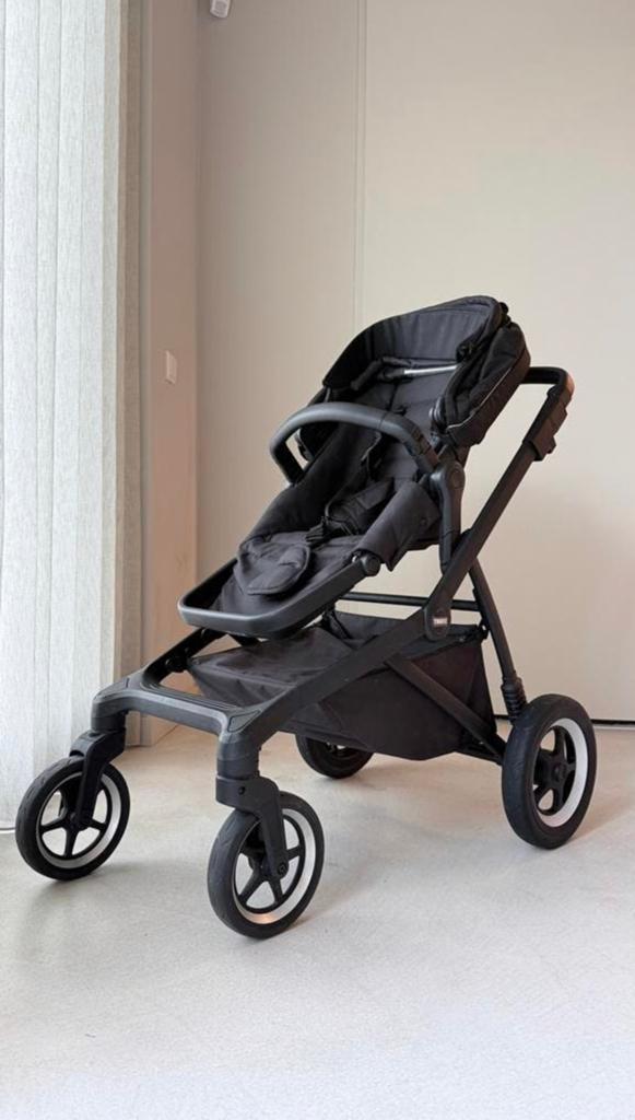 Thule Sleek kinderwagen met wieg - Zwart, compleet, Overige merken, Ophalen of Verzenden, Zo goed als nieuw, Combiwagen