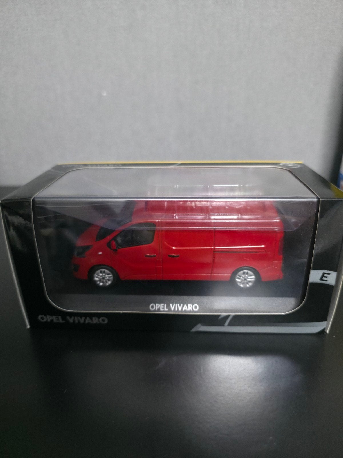 1:43 Iscale Opel vivaro, Ophalen of Verzenden, Nieuw, Auto, Overige merken