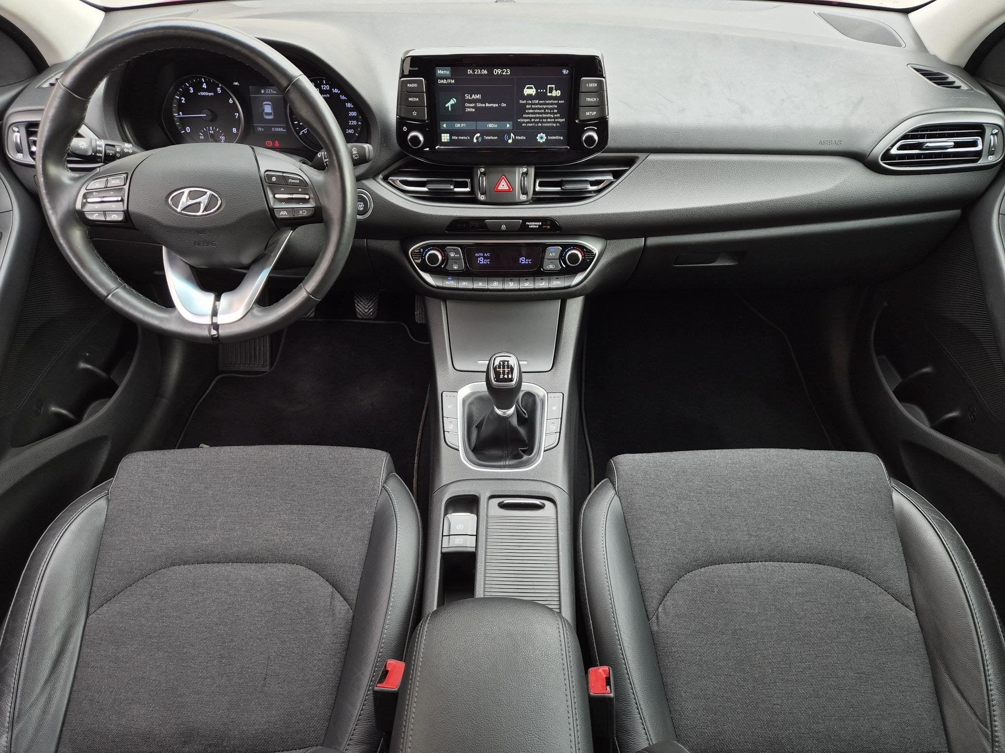Hyundai i30 1.0 T-GDi Comfort / Dealer onderhouden / Navigat, Auto's, Voorwielaandrijving, Stof, Gebruikt, Euro 6