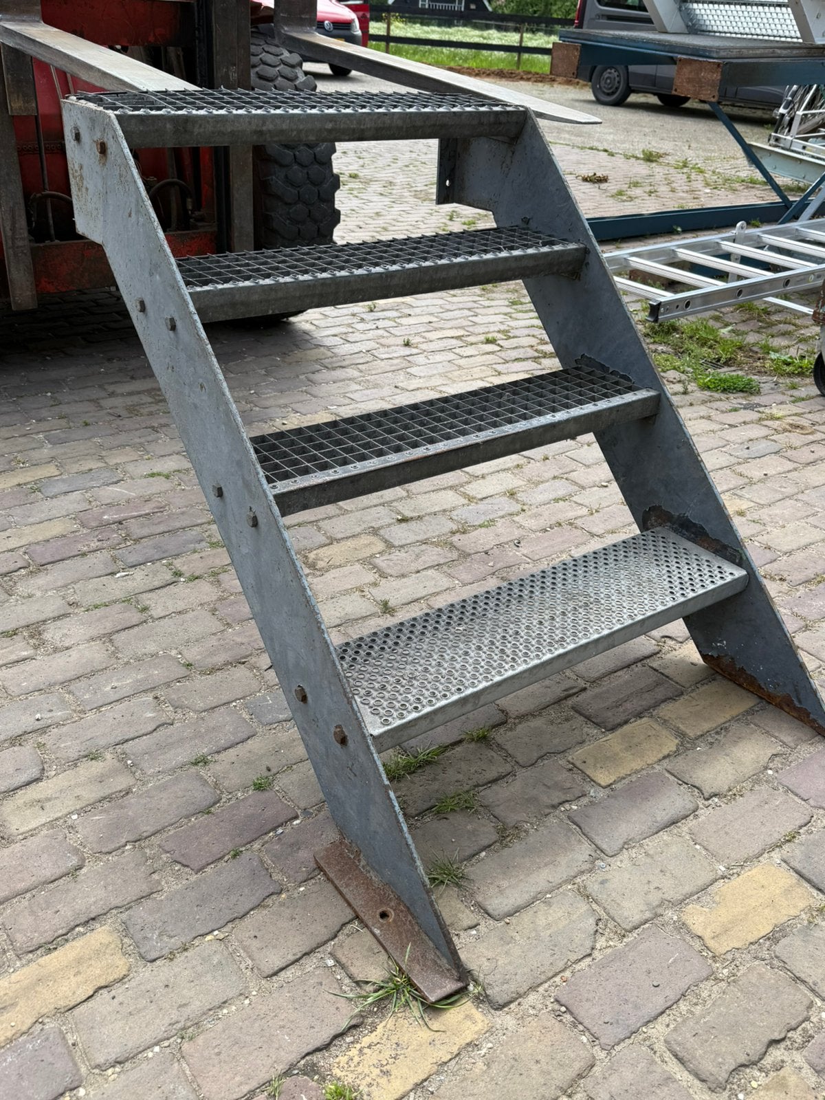 Verzinkte Stalen Industriële Trap – 90 cm Hoog x 82 cm Breed, Doe-het-zelf en Verbouw, Ladders en Trappen, Ophalen, Gebruikt, Trap