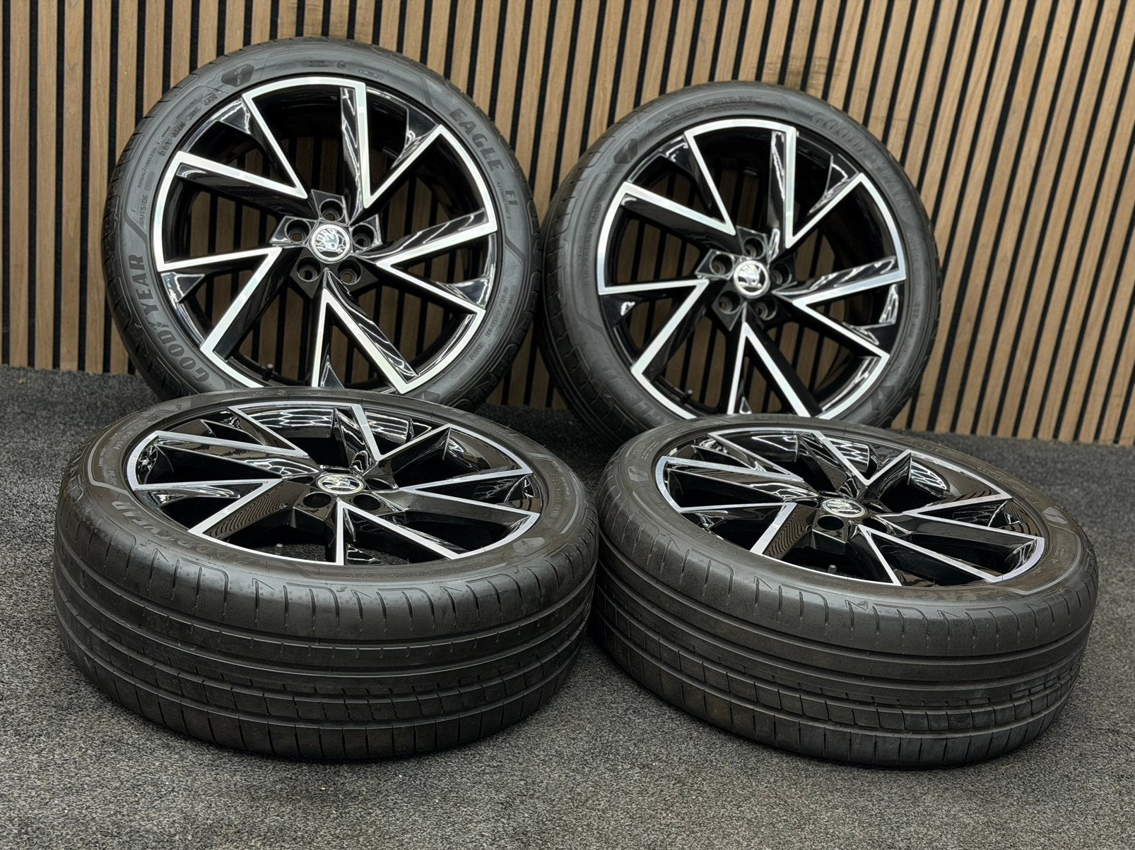 ZGAN! Originele 18 inch Skoda Kamiq Vega 5x100 ET39 Goodyear, Ophalen, 18 inch, 215 mm, .