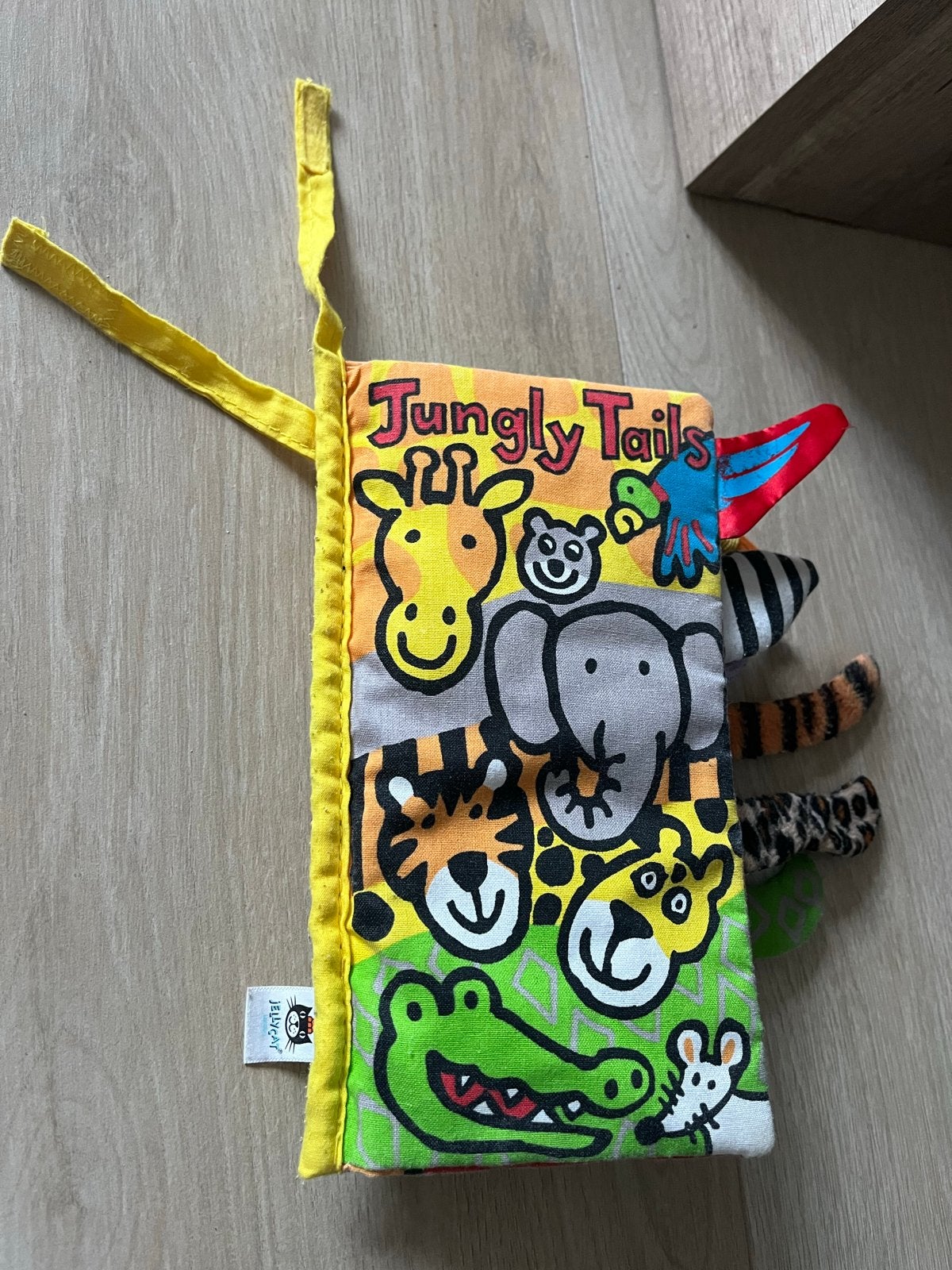 Jellycat knisperboekje Jungly Tails, Ophalen of Verzenden, Gebruikt, Overige typen, Met geluid