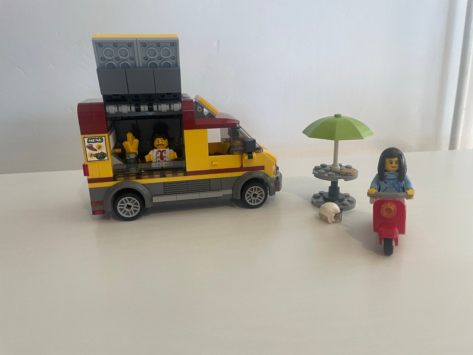 Lego City 60150 Pizza Bestelwagen met minifiguren, Lego, Ophalen of Verzenden, Compleet, Complete set
