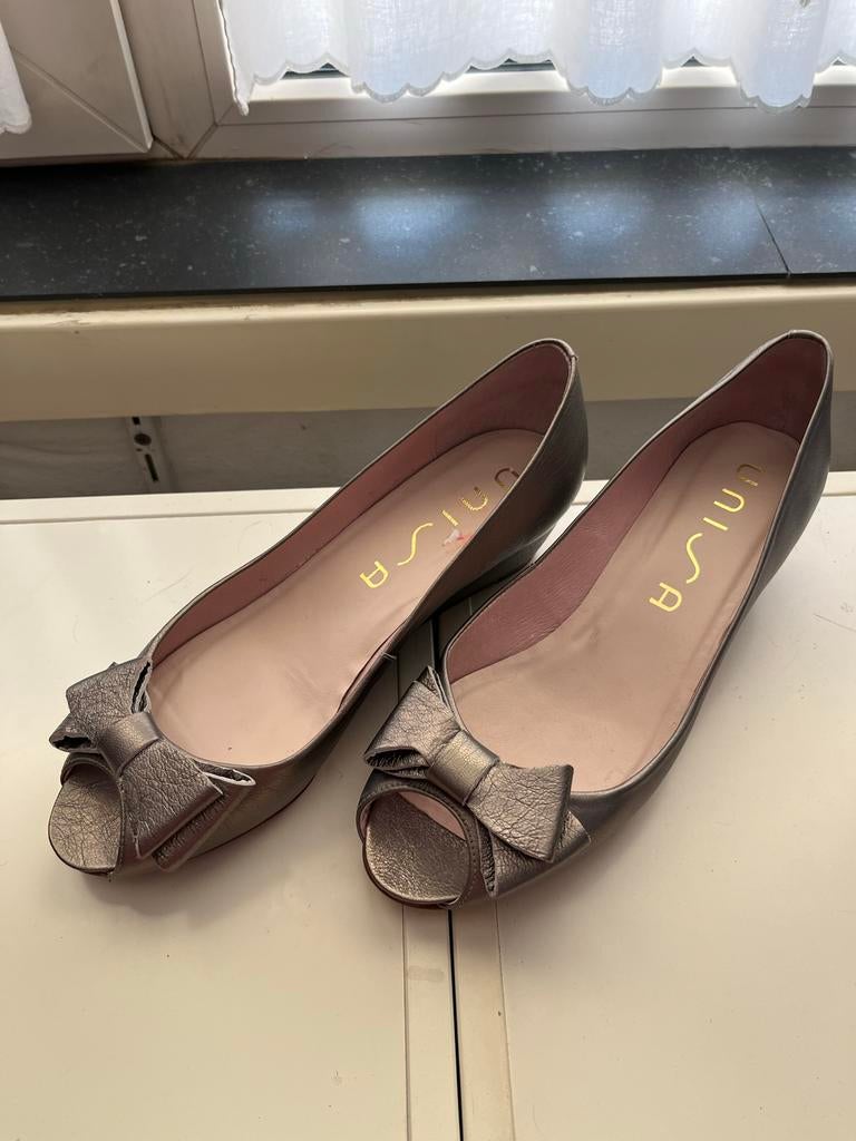 Zilverkleurige Pumps met Sleehak - Maat 40, Ophalen of Verzenden, Zo goed als nieuw, Overige kleuren, Pumps
