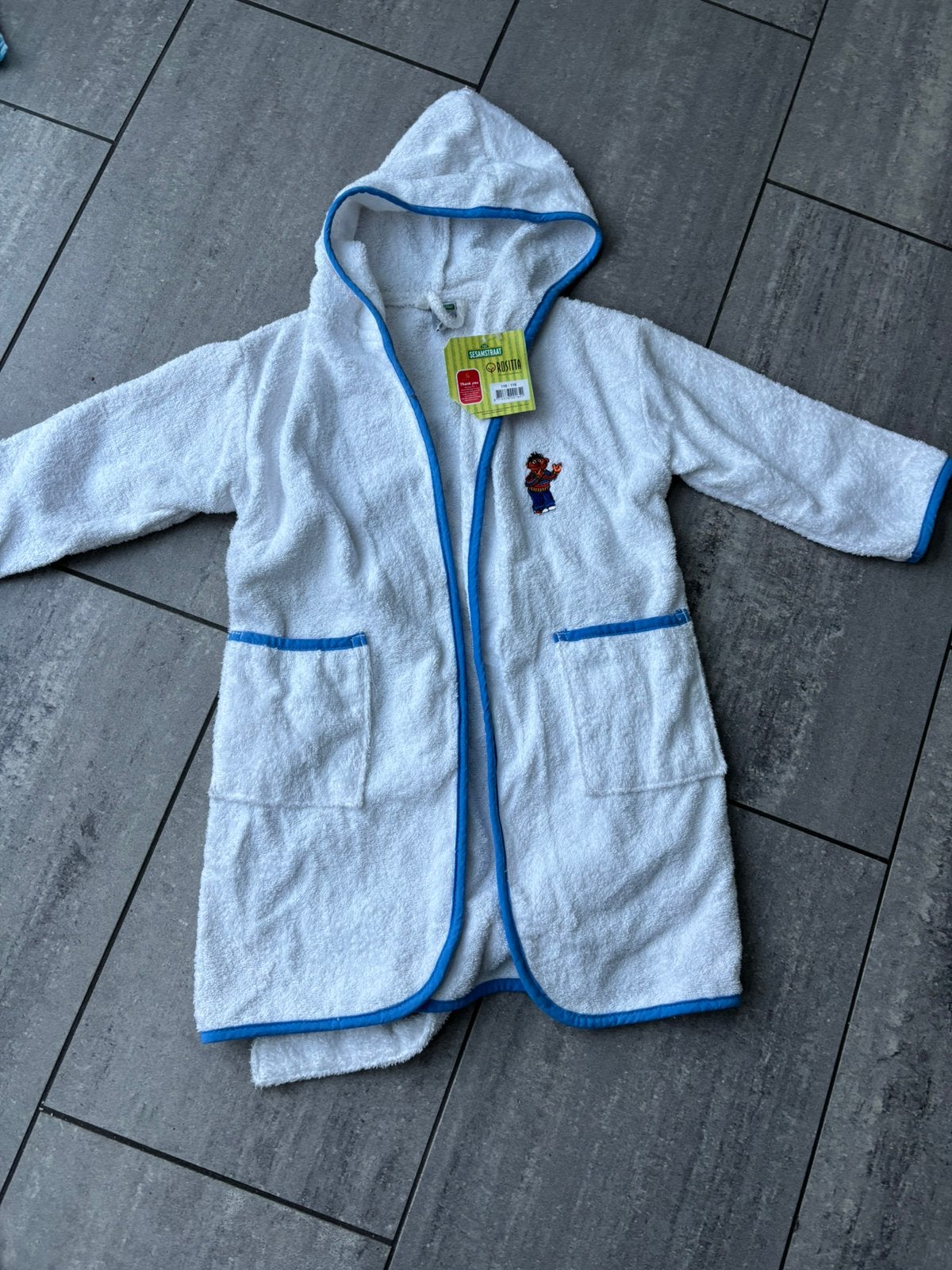 Badjas met Ernie maat 120/116 nieuw, Ophalen of Verzenden, Nieuw, Jongen of Meisje, Nacht- of Onderkleding