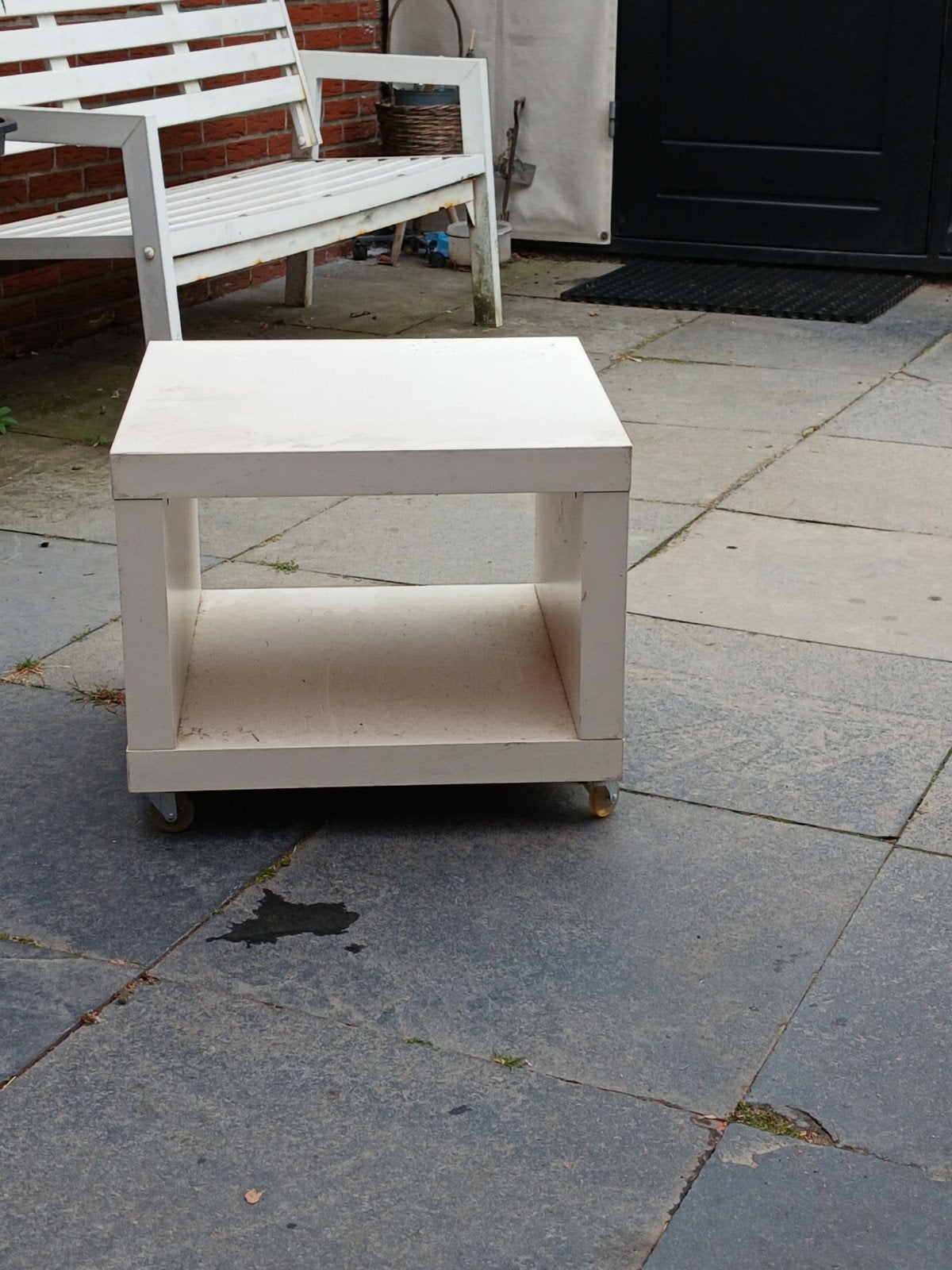 aangeboden Ikea tafeltje, Ophalen, Gebruikt
