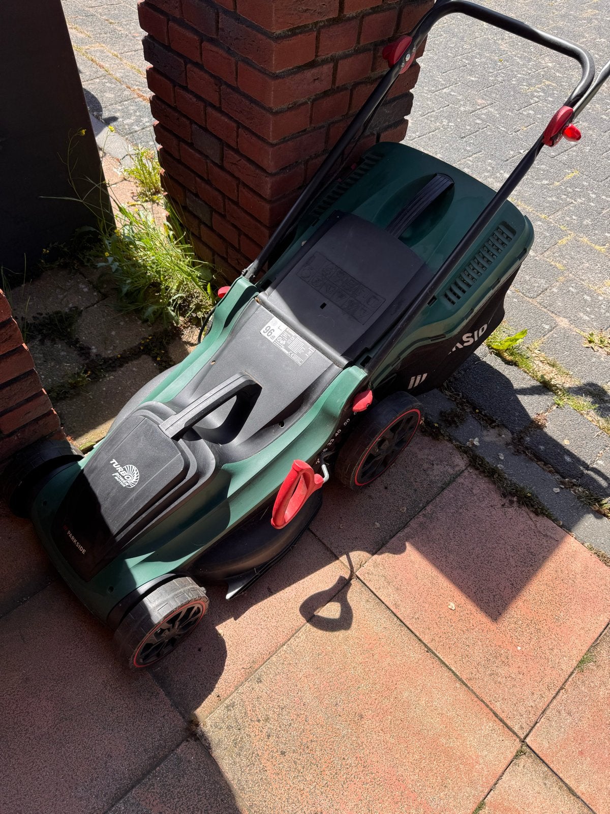 Parkside elektrische grasmaaier van Lidl GRATIS, Tuin en Terras, Ophalen, Cirkelmaaier, Elektrische grasmaaier, Zo goed als nieuw
