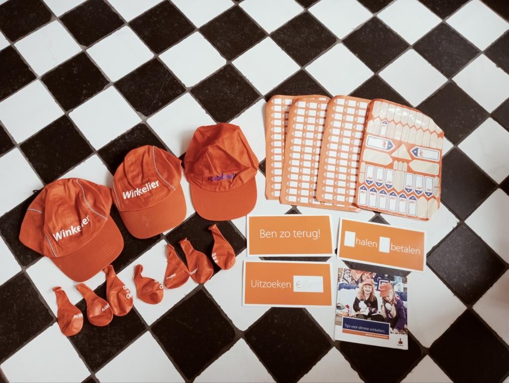 Koningsdag spullen voor eigen kleedjesmarkt winkeltje Oranje, Ophalen of Verzenden, Zo goed als nieuw