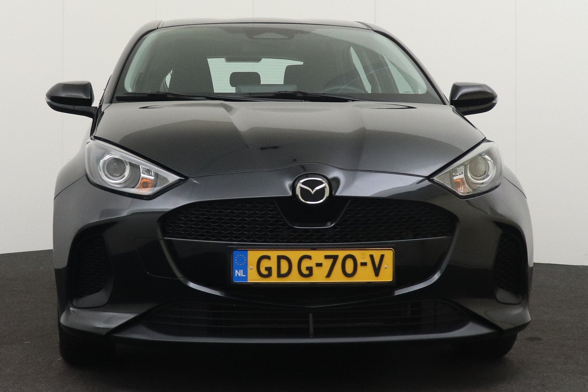 Mazda 2 Hybrid 1.5 Centre-line Carplay Camera Climate LED 15, Auto's, Dealer onderhouden, Gebruikt, 450 kg, Zwart
