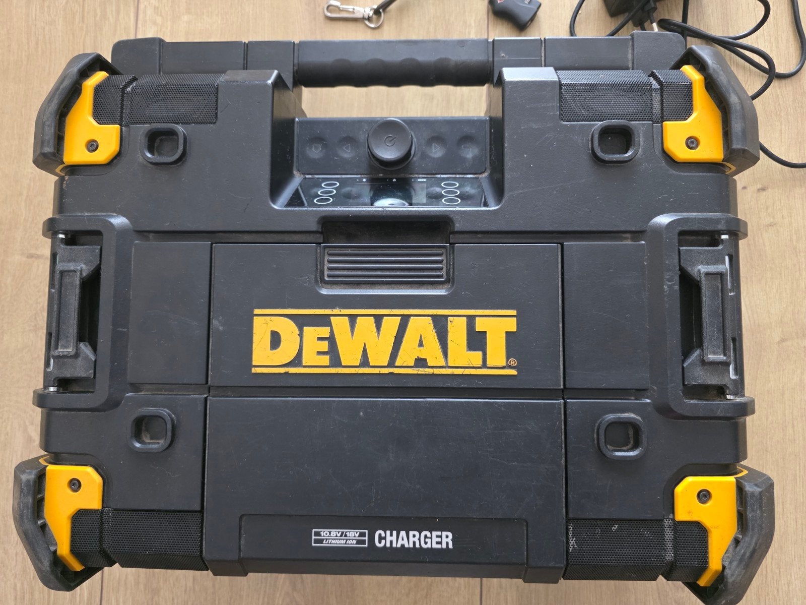 DeWalt DWST1-81078-QW TSTAK Connect dab Bouwradio met Oplade, Audio, Tv en Foto, Radio's, Ophalen of Verzenden, Bouwradio, Onbekend