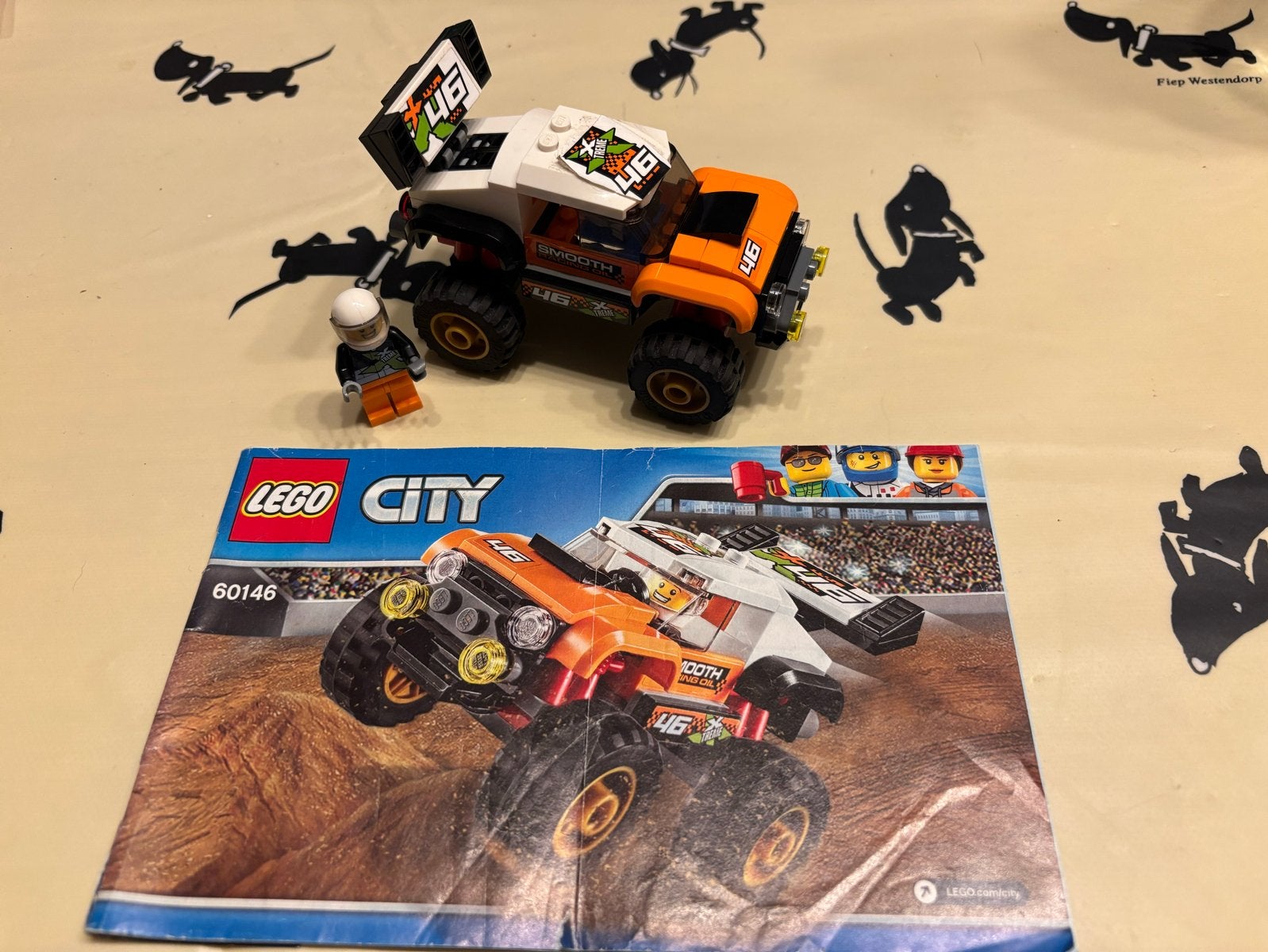 LEGO City 60146 Stunt Truck - Compleet met boekje, Ophalen of Verzenden, Zo goed als nieuw, Overige merken