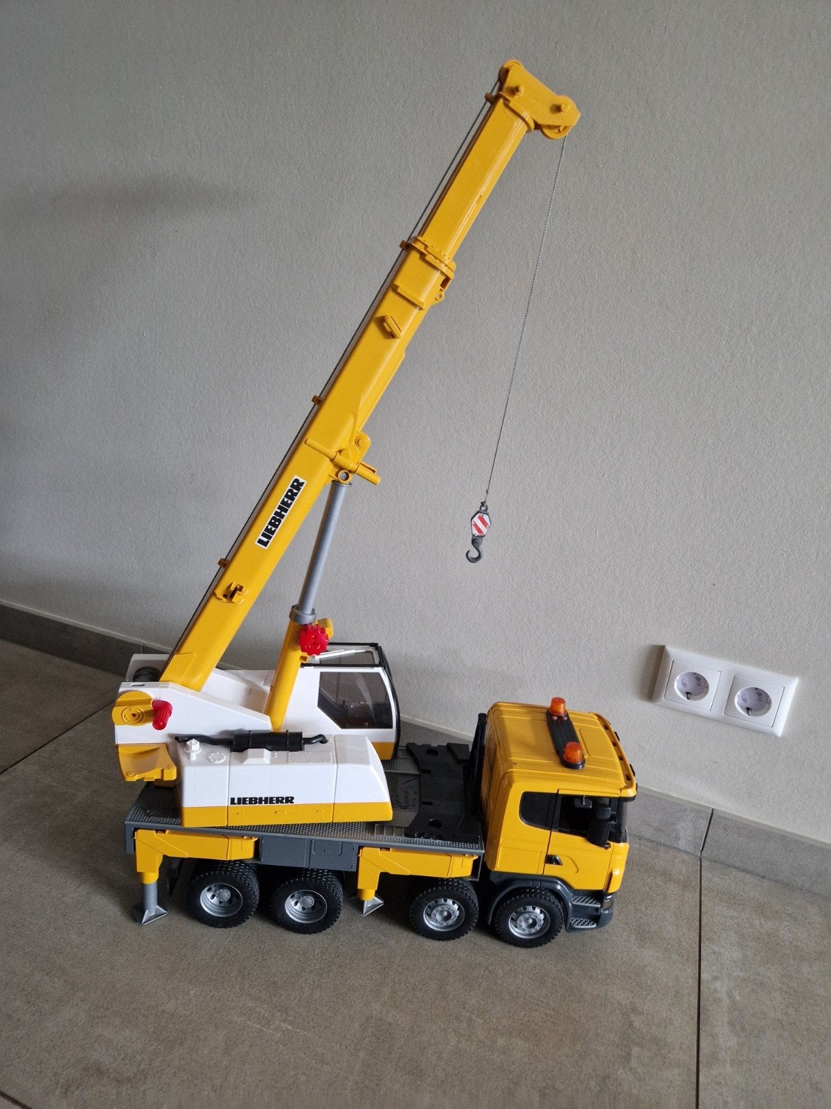 Bruder vrachtwagen + kraan en nog een vrachtwagen, Ophalen of Verzenden, Zo goed als nieuw