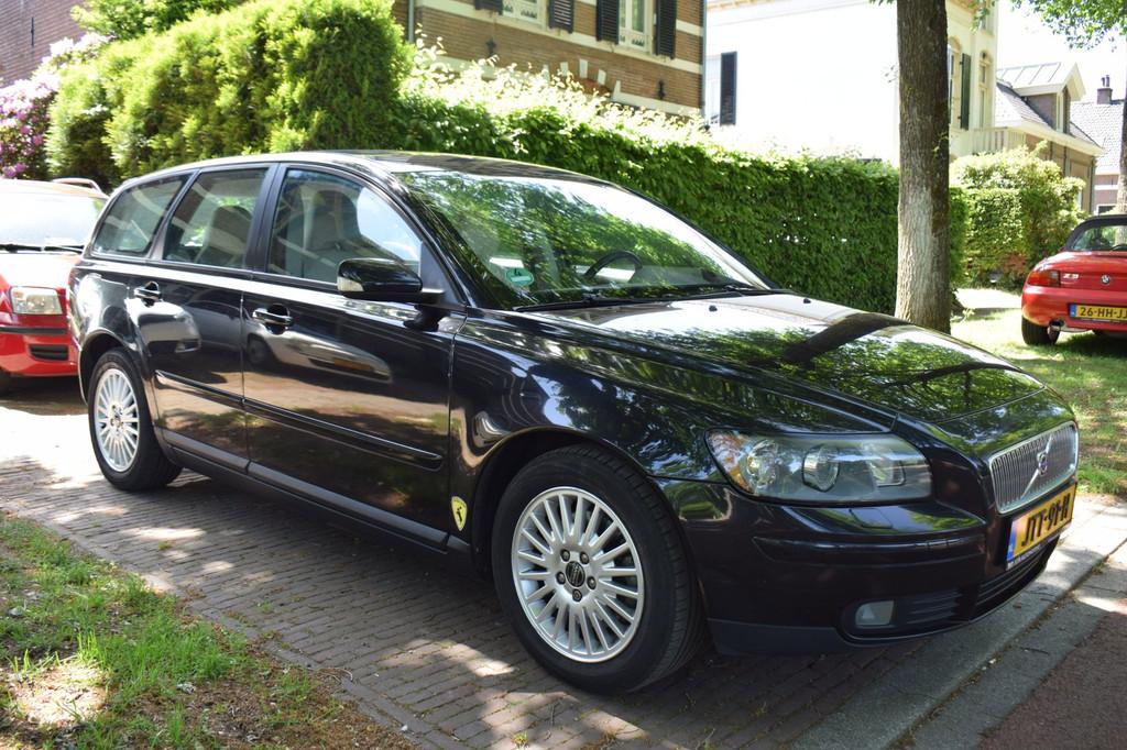 Volvo V50 2.4 Leer/Trekhaak, Auto's, Volvo, Gebruikt, 700 kg, Zwart, 2435 cc