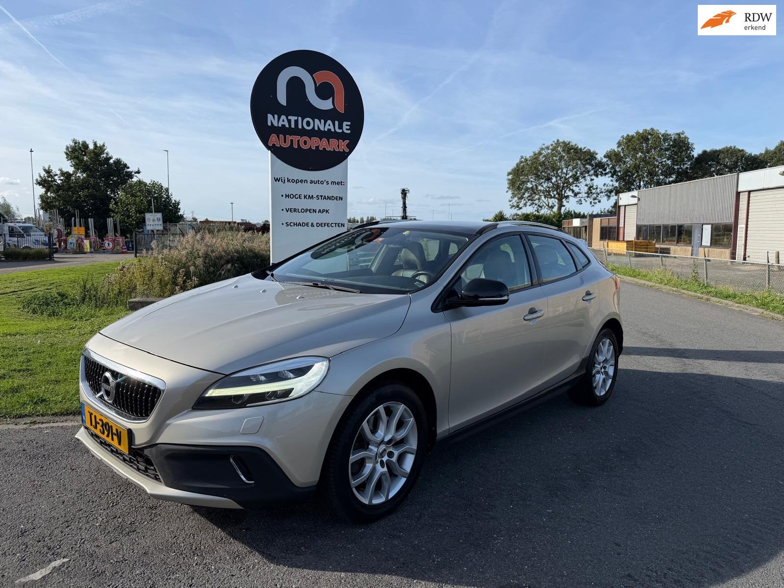 Volvo V40 Cross Country 2018 * 2.0 D3 Nordic+ * Euro 6 * Aut, Auto's, Euro 6, 4 cilinders, Leder en Stof, Origineel Nederlands