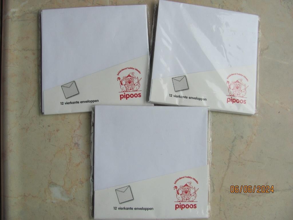 NIEUW 2 x volle verpakking ENVELOPPEN wit PIPOOS vierkant, Ophalen of Verzenden, Nieuw