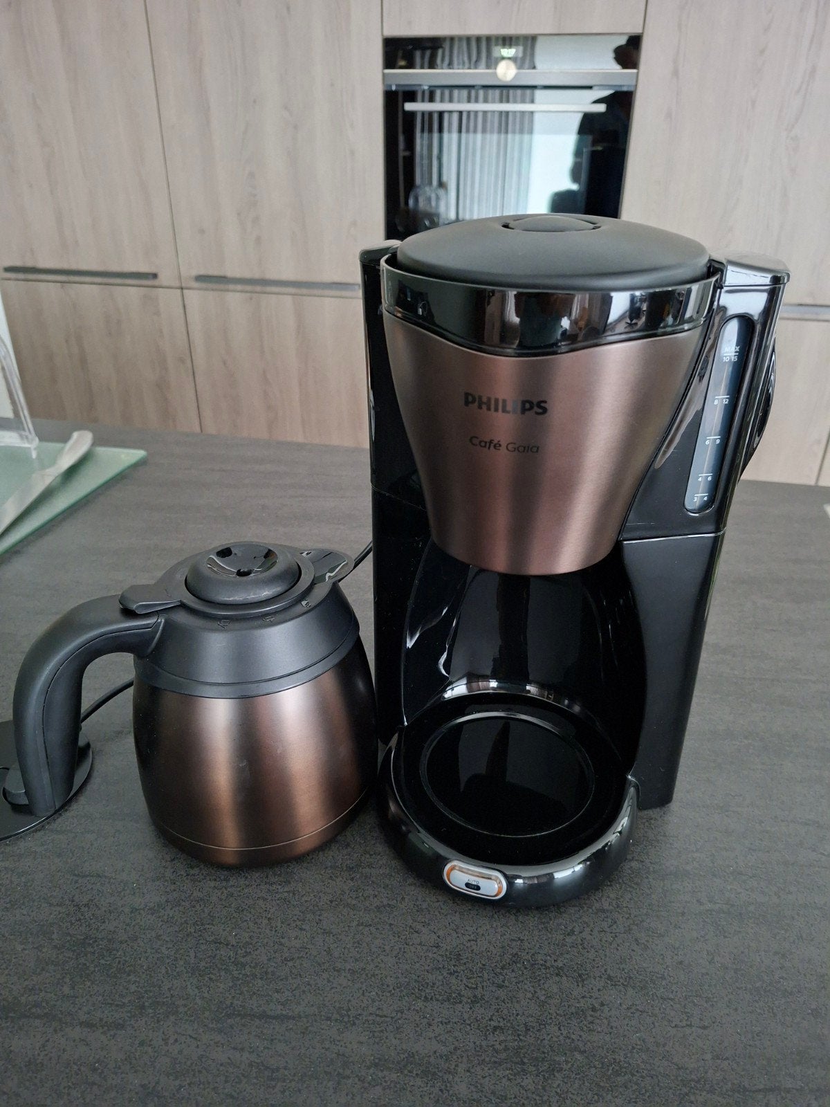 Koffiezetapparaat philips zgan, Witgoed en Apparatuur, Koffiezetapparaten, 10 kopjes of meer, Ophalen, Zo goed als nieuw, Koffiemachine