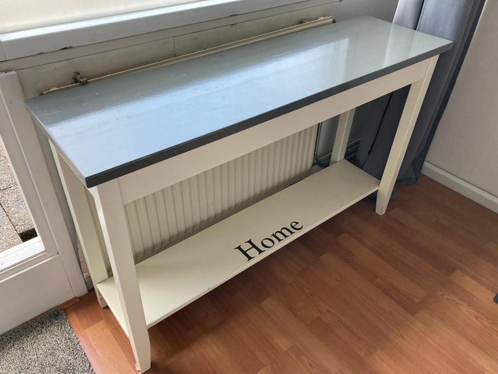 Sidetable / Bijzettafel met opschrift 'Home', Ophalen, Gebruikt, 100 tot 150 cm, Overige houtsoorten