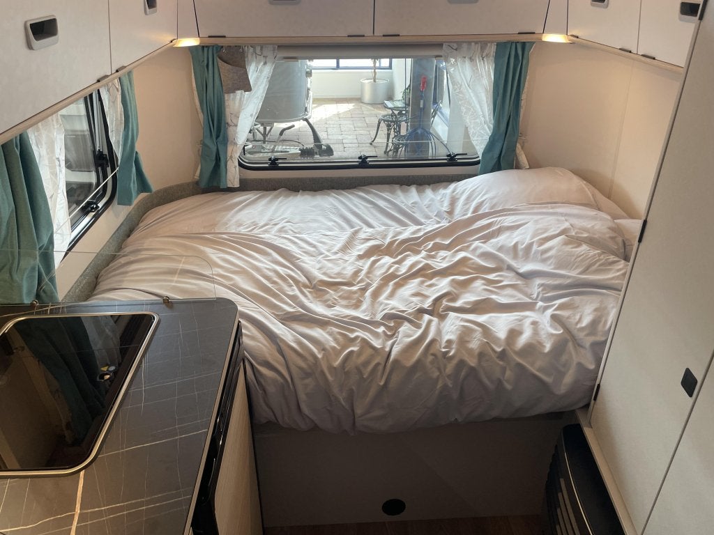 Eriba Touring 530 Harbour Blue Editie, Caravans en Kamperen, Caravans, Standaardzit, Schokbreker, Bedrijf, 4 tot 5 meter