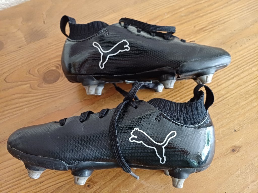 Puma voetbalschoenen  maat 31 ( izgs), Maat XS of kleiner, Schoenen, Ophalen of Verzenden, Zo goed als nieuw