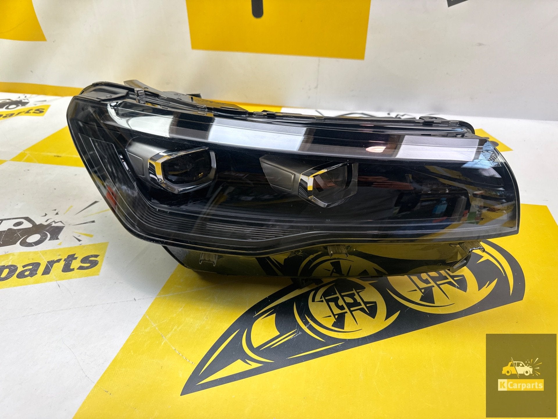 VOLKSWAGEN TIGUAN 571 VOLLED KOPLAMP RECHTS R (571941036C), Gebruikt, Volkswagen, Volkswagen AG, Berliner Ring 2
38440  Wolfsburg, DE