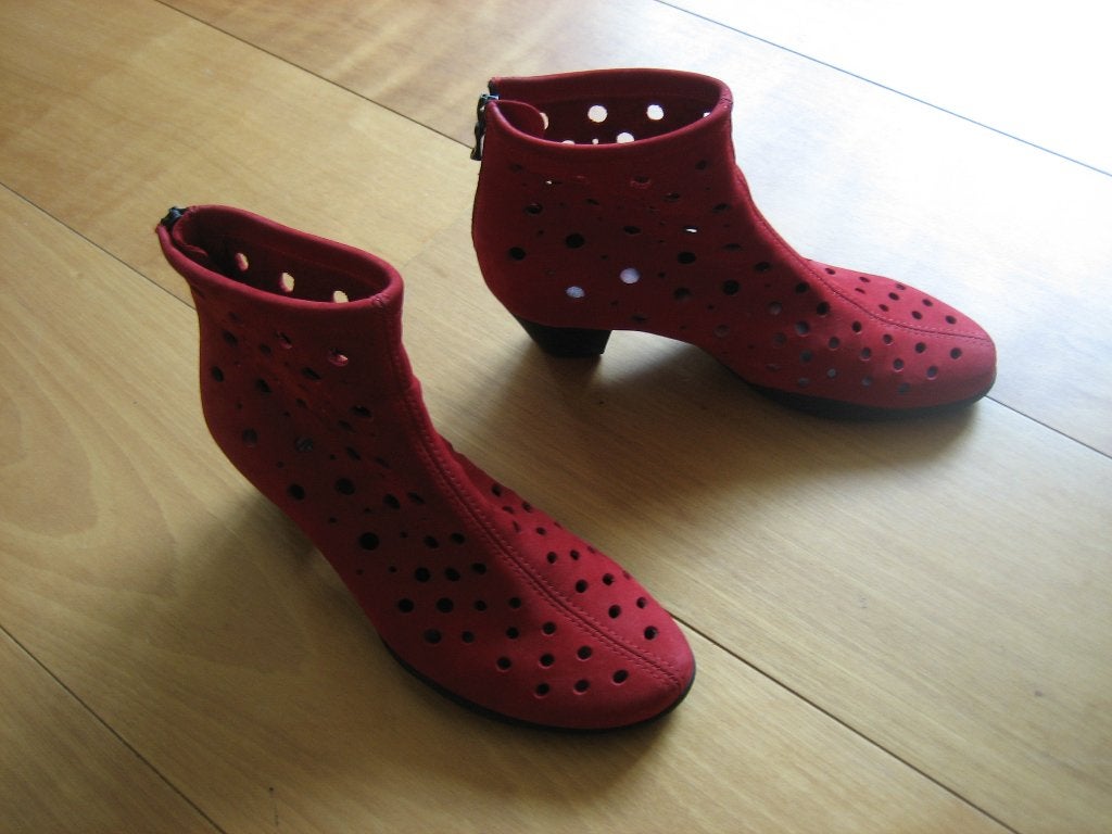 WOW! Zeer aparte rode nubuck enkellaarsjes ARCHE 36 snazzeys, Kleding | Dames, Lage of Enkellaarzen, Nieuw, Ophalen of Verzenden