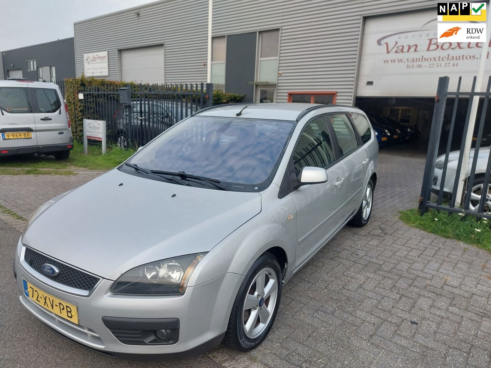 Ford Focus Wagon 1.8-16V Ambiente Flexifuel 5 deurs + gerege, Gebruikt, 4 cilinders, Handgeschakeld, Euro 4
