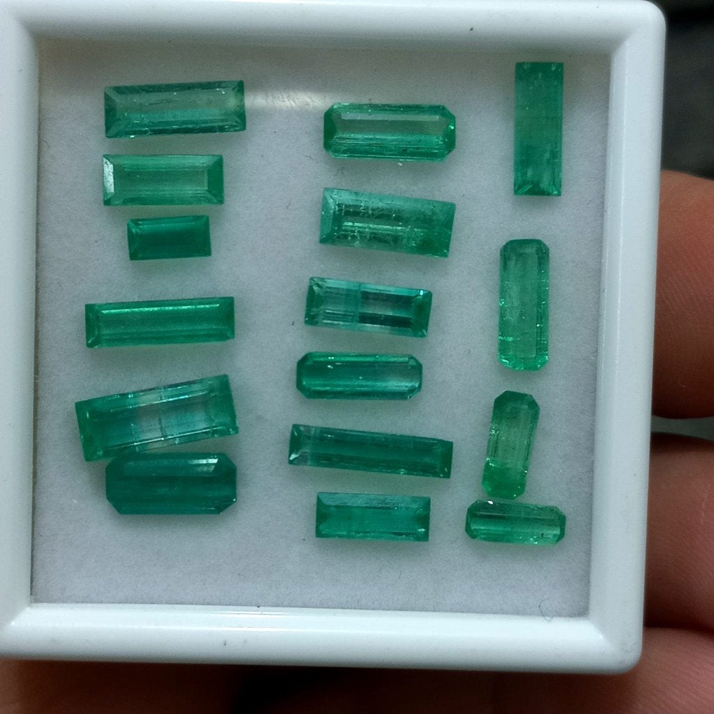 13.9 karaat set smaragd (zeer exclusief) NEL, Ophalen of Verzenden, Nieuw