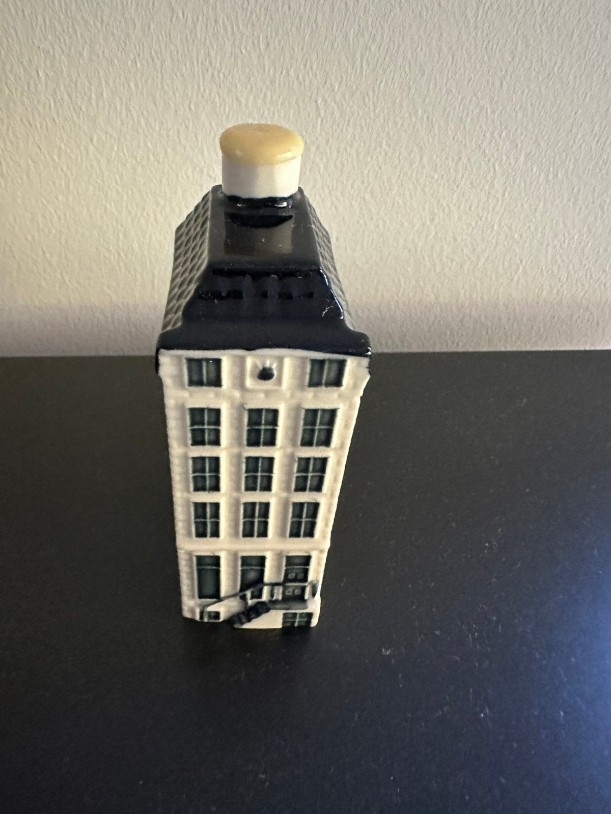 KLM huisje 57, Ophalen of Verzenden, Zo goed als nieuw, 41 t/m 60, Gevuld