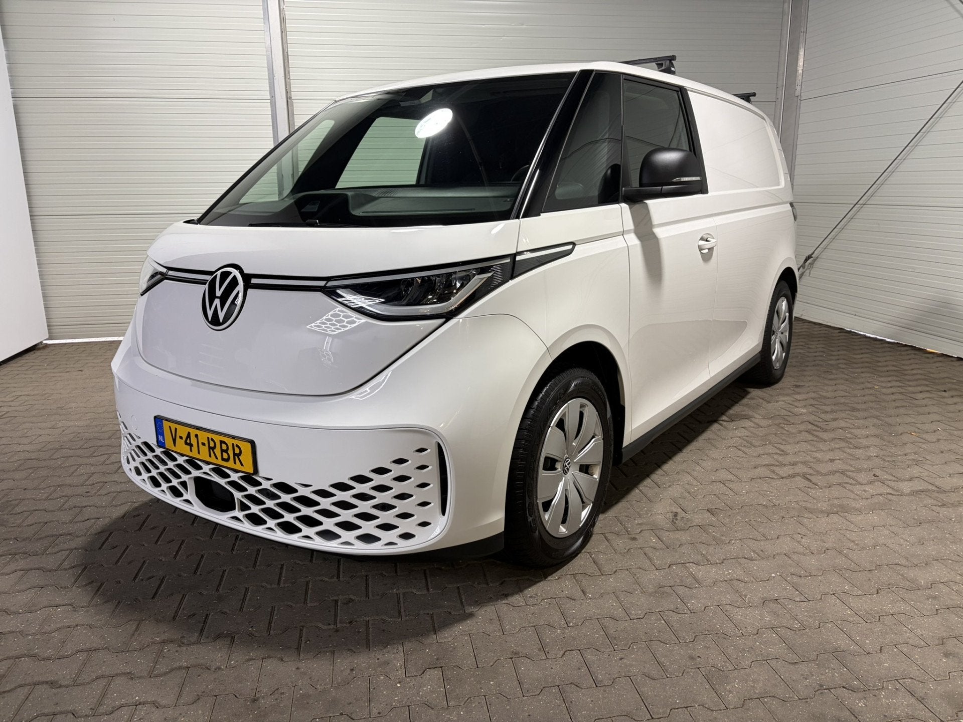 Volkswagen ID. Buzz Cargo 77 kWh | 204Pk | LED | Carplay | A, Auto's, Automaat, Gebruikt, Zwart, Volkswagen