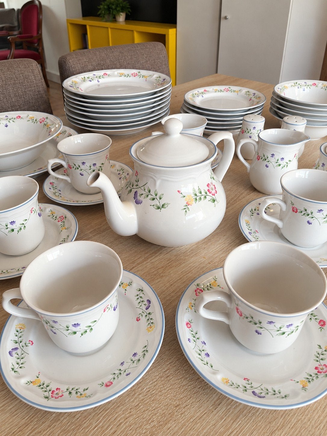 Gratis vintage Engels Garden servies, Huis en Inrichting, Keuken | Servies, Steen, Gebruikt, Overige merken, Vintage