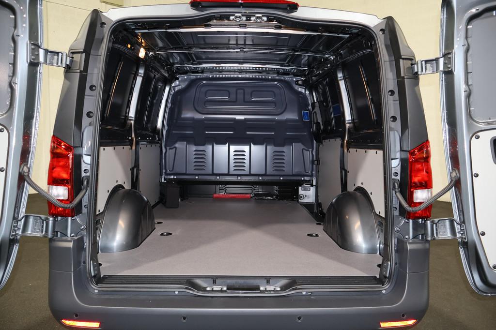 Mercedes-Benz eVito Lang 66 kWh (bj 2025), Auto's, Stof, Gebruikt, Stoelverwarming, 116 pk