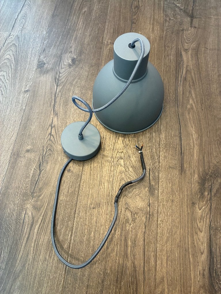 Industriële hanglamp KARWEI – grijs, Ophalen of Verzenden, Zo goed als nieuw, Metaal, E27 (groot)