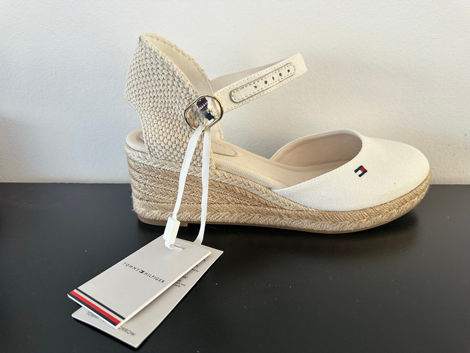 Tommy Hilfiger Espadrilles Maat 37 - Nieuw met kaartjes, Ophalen of Verzenden, Nieuw, Wit, Espadrilles of Moccasins
