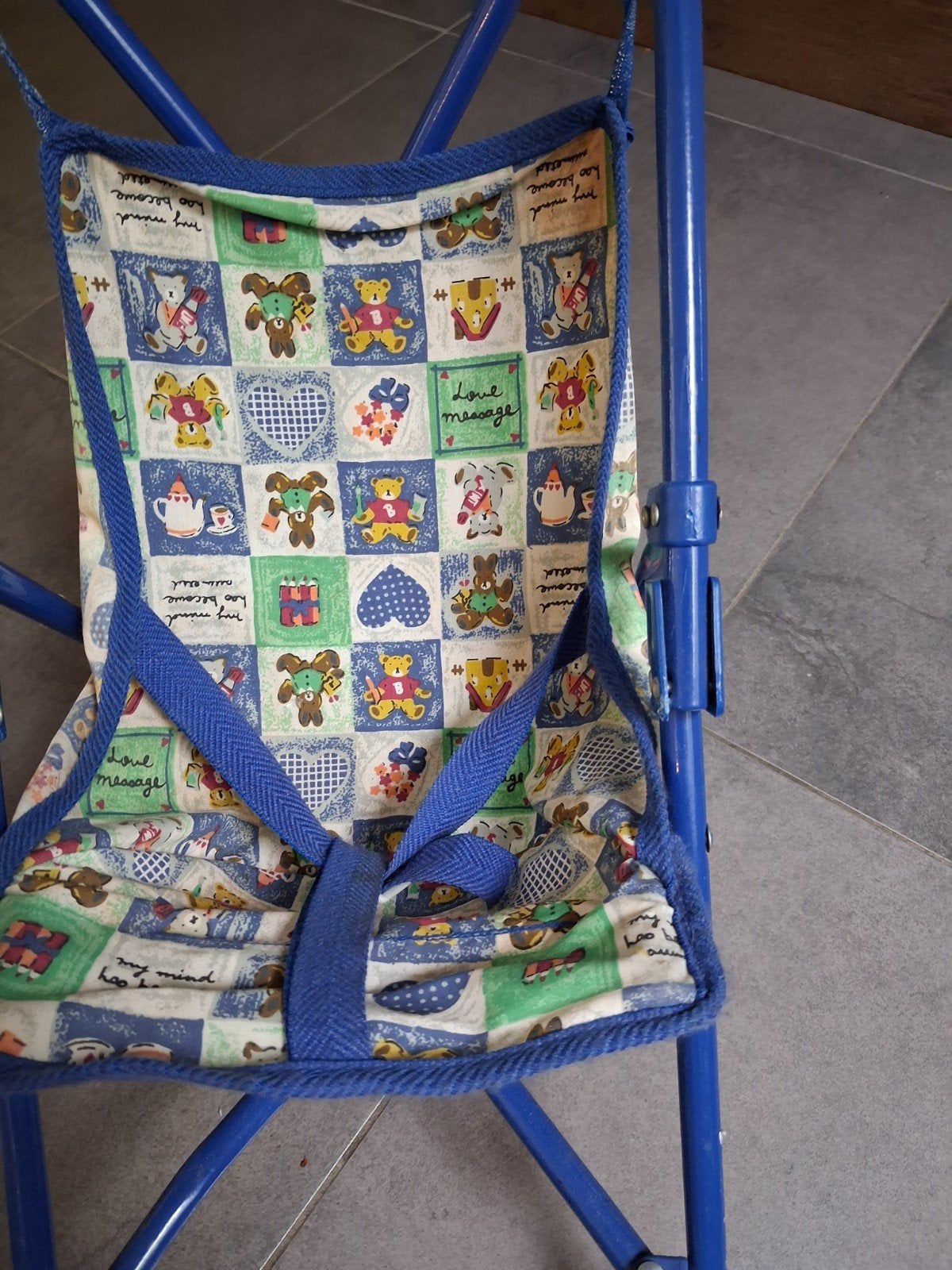 Tweelingpop met bed en buggy, Kinderen en Baby's, Speelgoed | Poppen, Ophalen, Gebruikt, Babypop