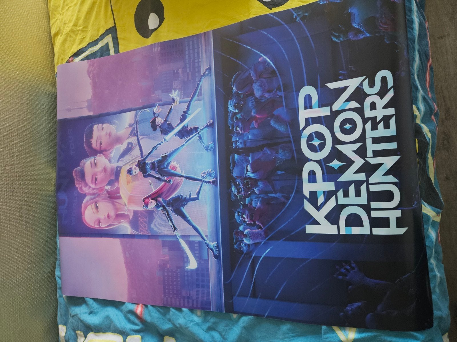 K-POP demon hunters poster, Ophalen