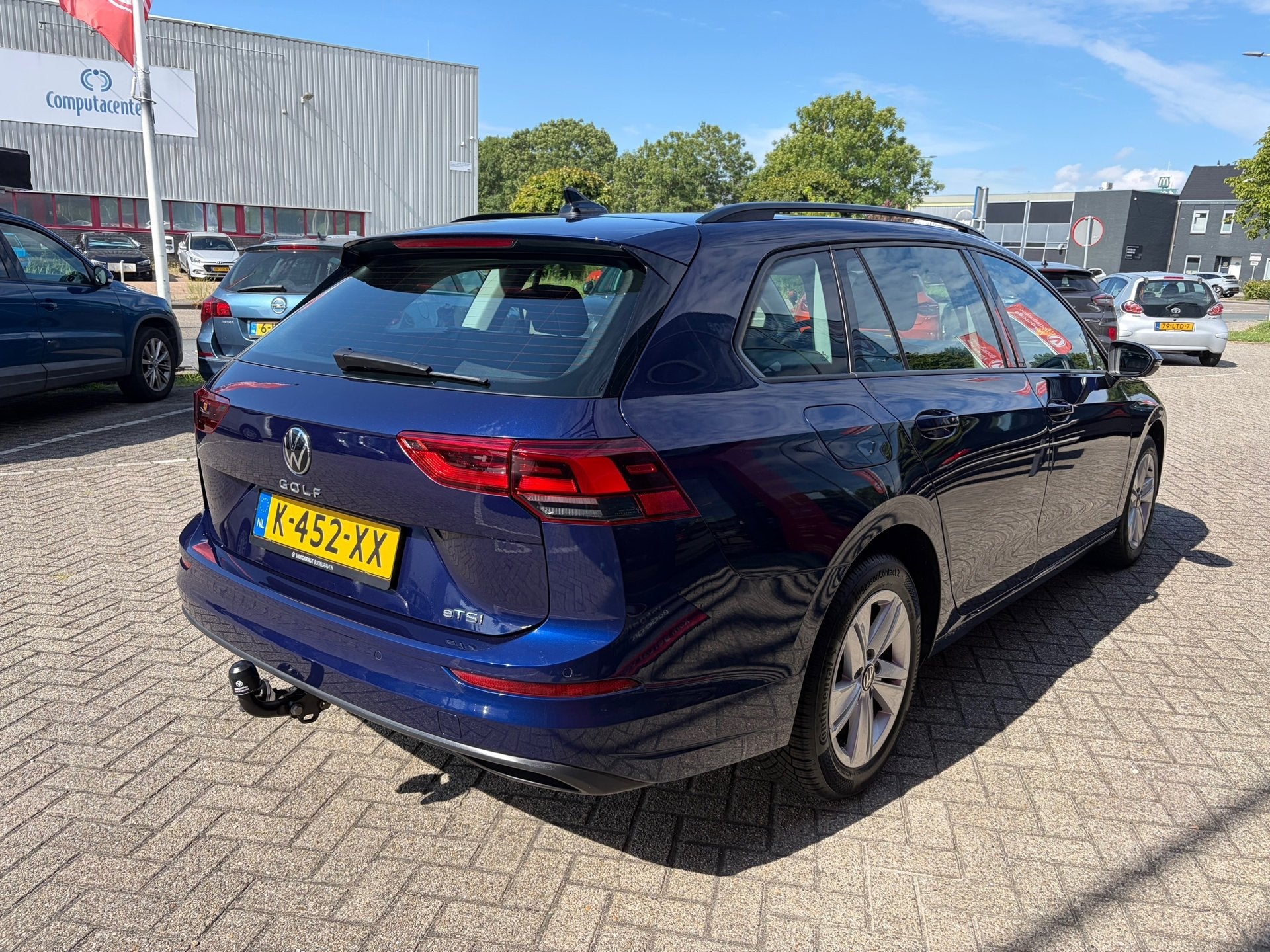 Volkswagen Golf Variant 1.0 eTSI Life, Auto's, Gebruikt, Blauw, 23 km/l, Origineel Nederlands