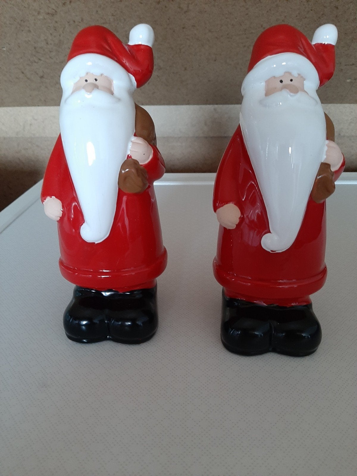 leuke porseleine kerstmannen,rood wit zwart, Diversen, Ophalen