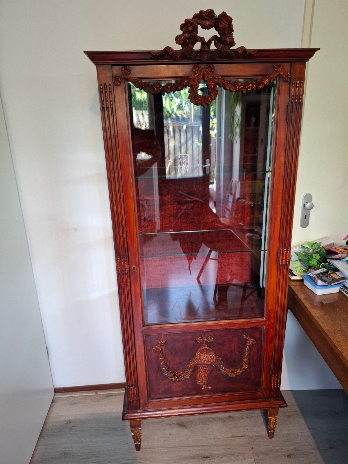 Antieke Vitrinekast Lodewijk XIV Stijl met Rood Fluweel, Ophalen