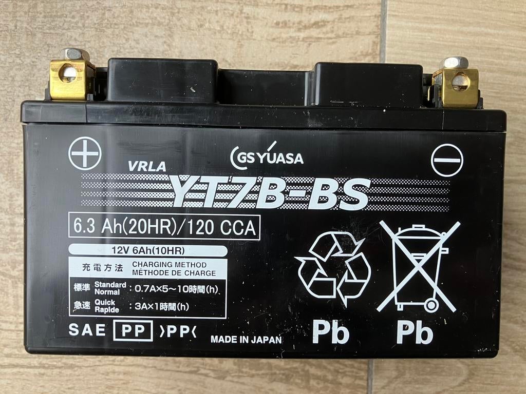 Motor accu Yuasa YT7B-BS x 2, Ophalen of Verzenden, Nieuw