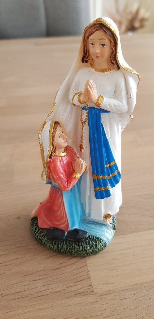 Maria van Lourdes met Bernadette beeldje  , Ophalen of Verzenden, Zo goed als nieuw, Beeld(je), Christendom | Katholiek