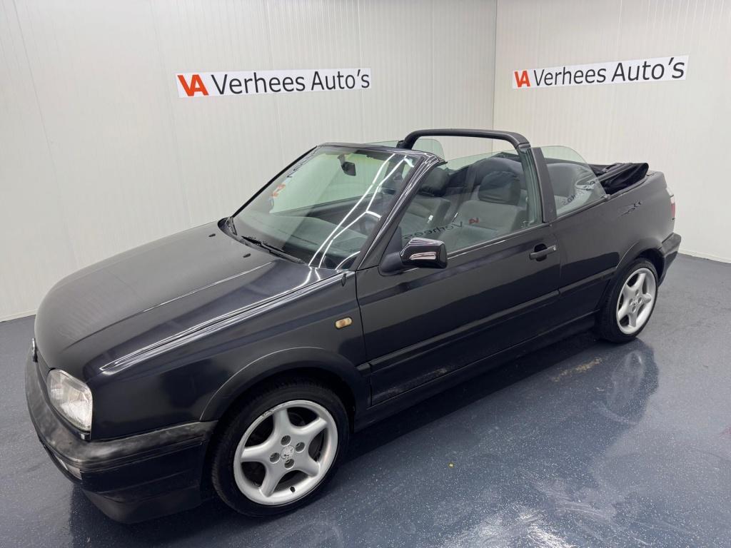 Volkswagen Golf Cabriolet 1.8 Avantgarde (bj 1994), Auto's, Oldtimers, Stof, Open dak, Zwart, Cabriolet
