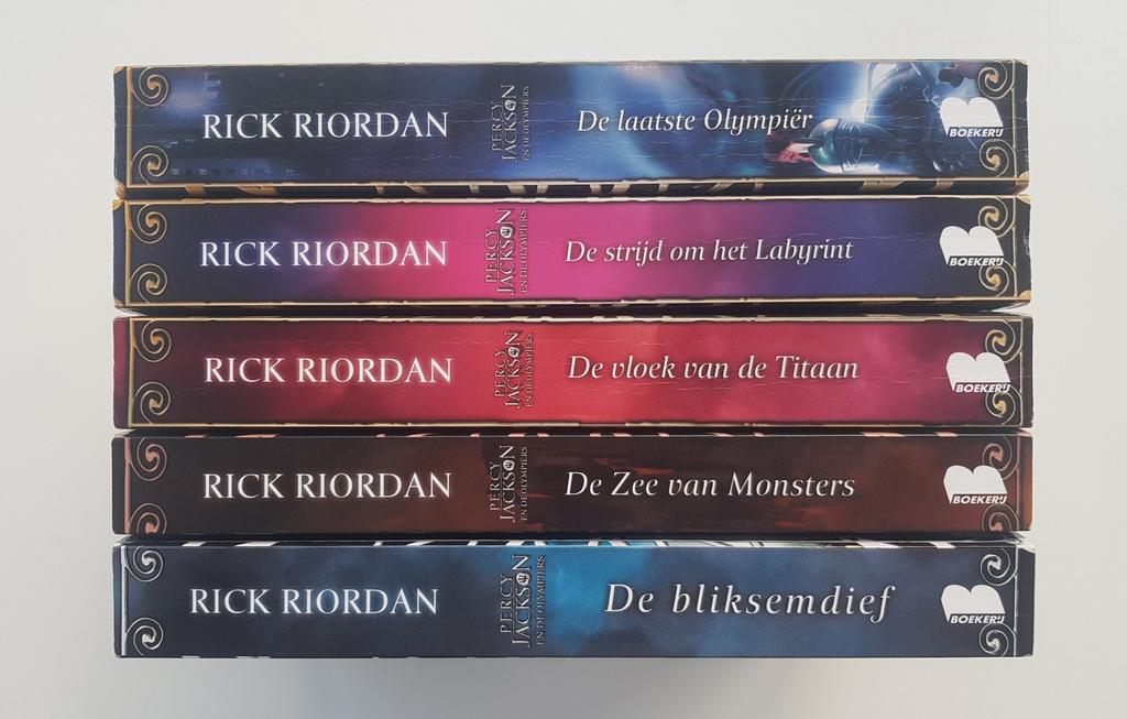 5x Percy Jackson en de Olympiërs Serie - Rick Riordan, Ophalen of Verzenden, Zo goed als nieuw, Rick Riordan