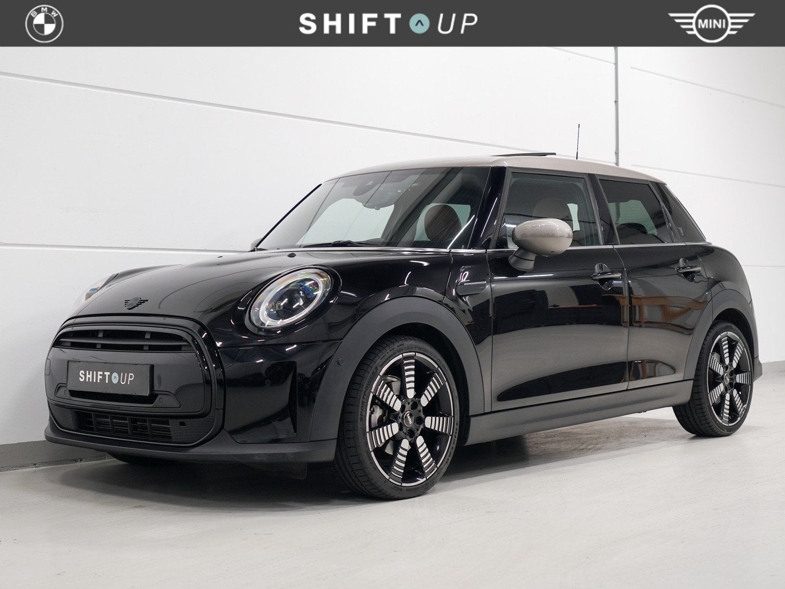 MINI 5-deurs 1.5 Cooper Panoramadak | Harman Kardon | ACC |, Automaat, 136 pk, Gebruikt, Euro 6