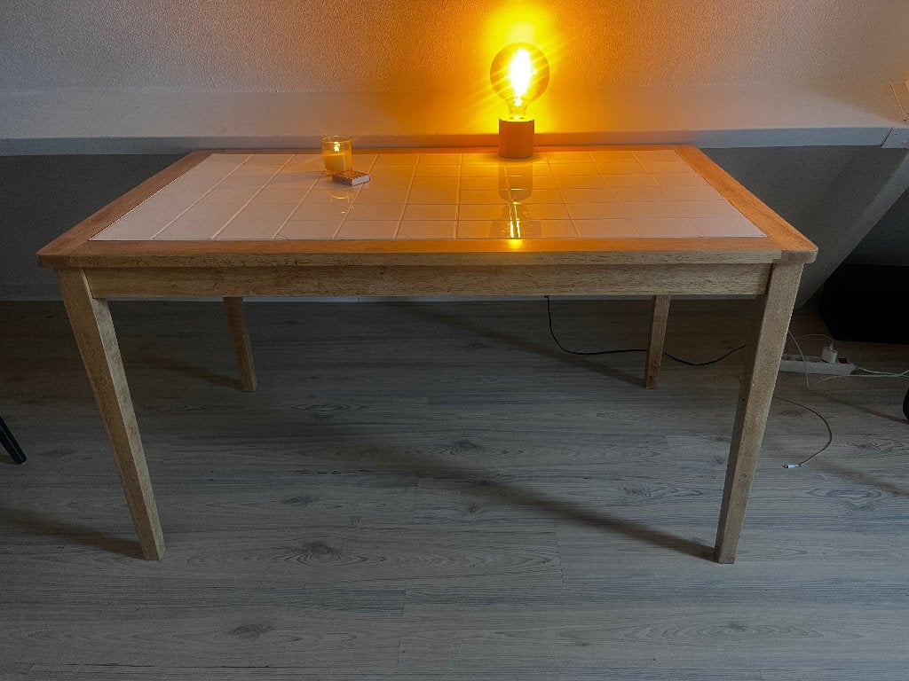 Eettafel van eieknhout met tegels ingelegd, Ophalen, Gebruikt, 100 tot 150 cm, Eikenhout