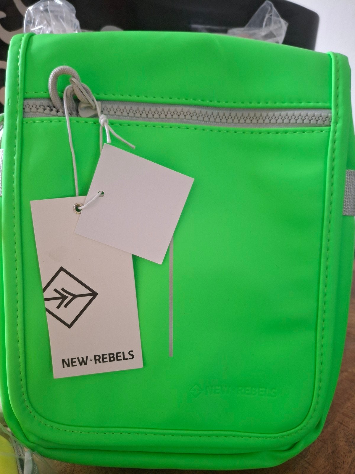 Schoudertas van New Rebels - Diverse kleuren, Ophalen of Verzenden, Nieuw, Overige kleuren, Overige merken